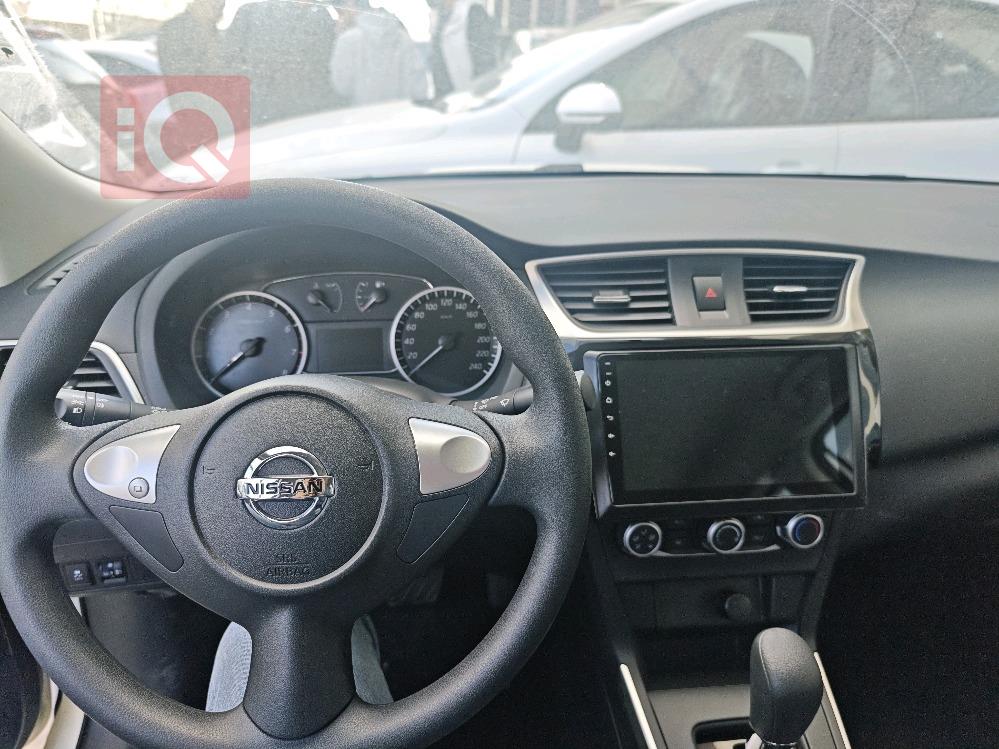 نيسان سيلفي